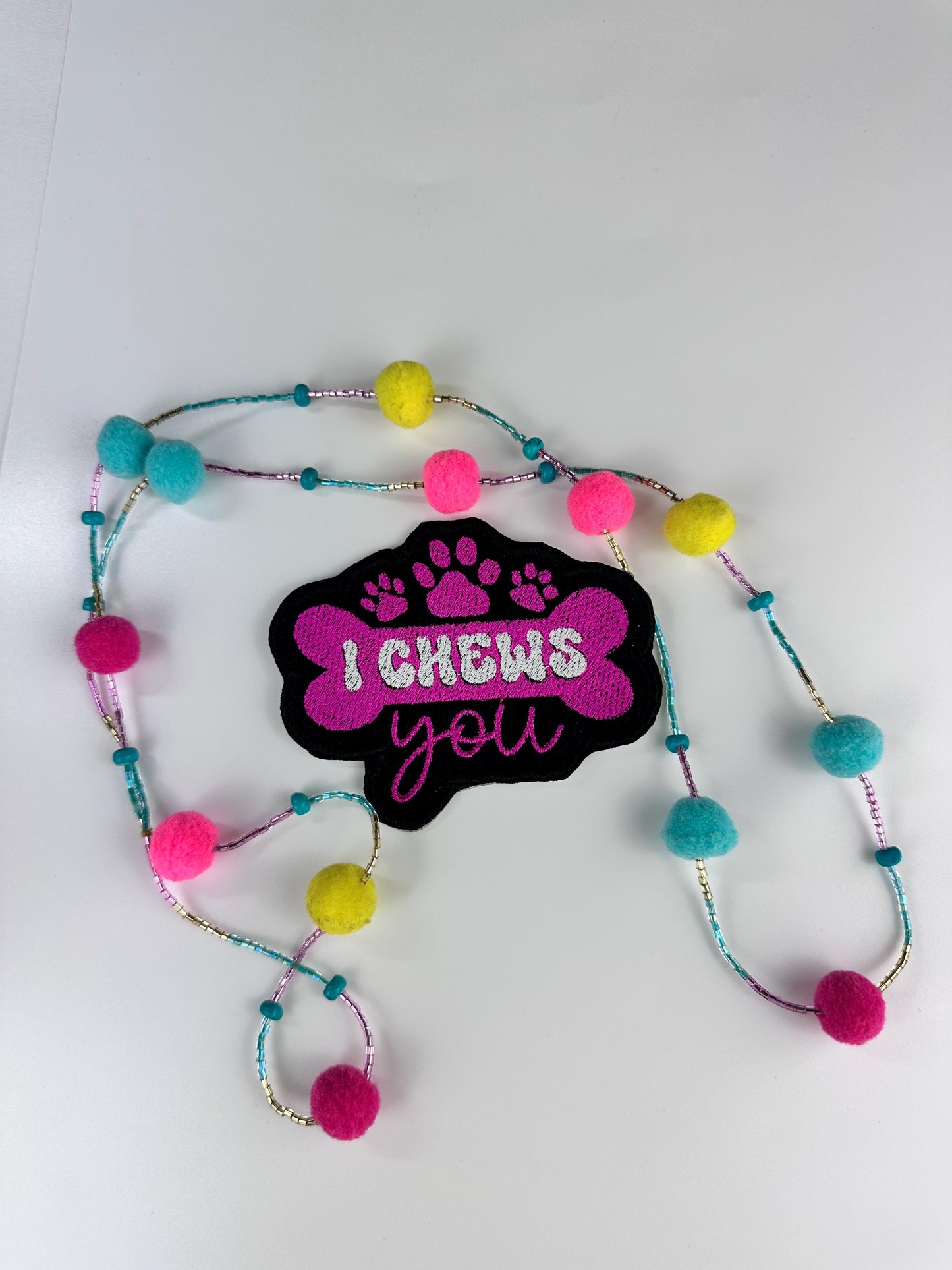 Dog "I Chews You" Sew On Embroidery Patch: Brown & Pink